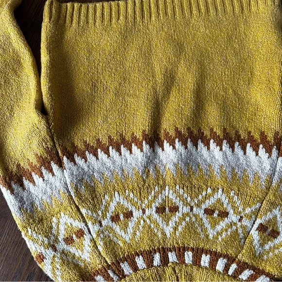 American Eagle Outfitters Yellow Fair Isle Cozy Knit Sweater - Picture 10 of 13